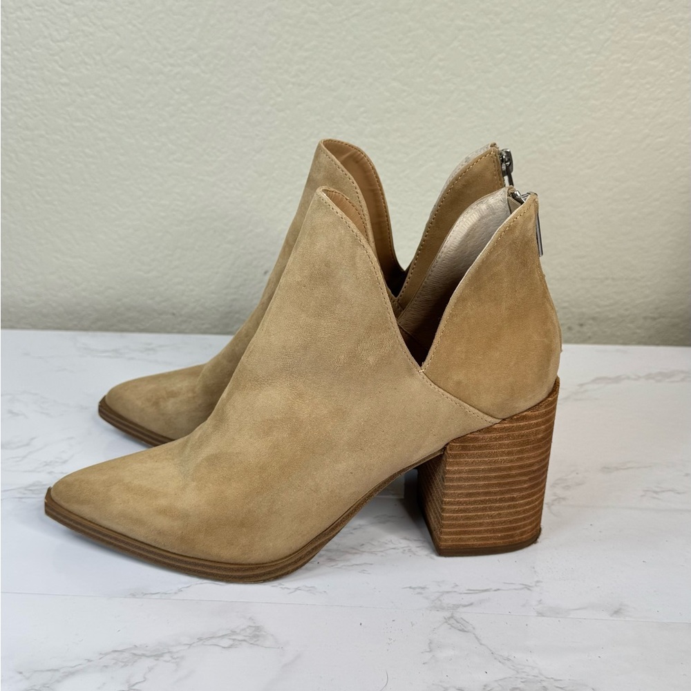 STEVE MADDEN Cedar Suede Ankle‎ Boot Camel Neutral Size 8.5 US Block Heel Bootie - Picture 2 of 8